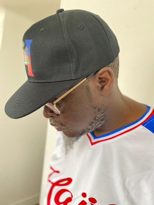 Casquette avec Armoiries d’Haïti sur Lettre H
