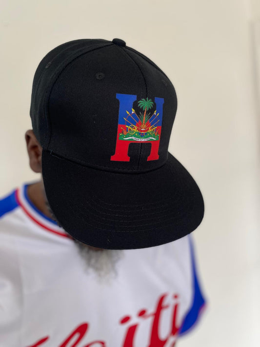 Casquette avec Armoiries d’Haïti sur Lettre H