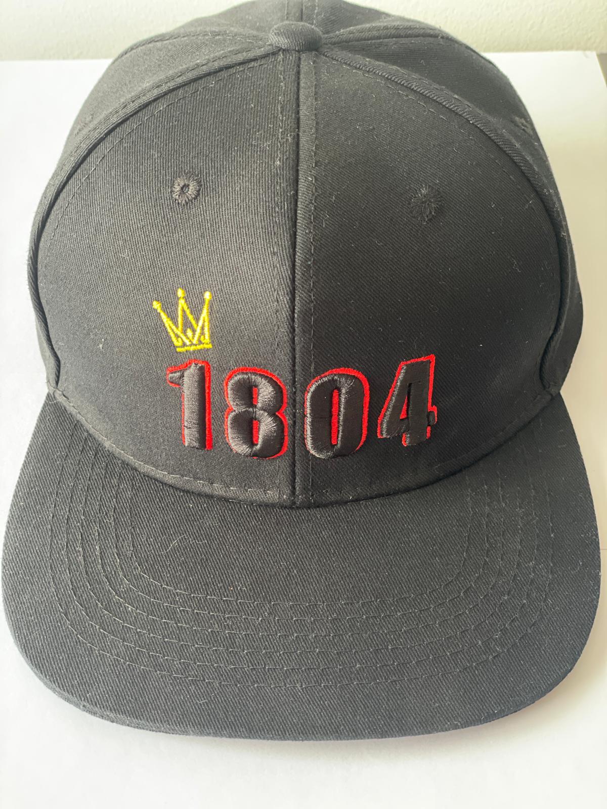 Casquette Noire 1804 – Broderie Rouge & Noire avec Couronne Dorée | Nou Se Hayti